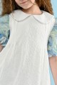 فستان بناتي أبيض جاكار بأكمام موردة سماوية – موديل AN24007 من Biscoti بسكوتي – فساتين بناتي أنيقة وفخمة