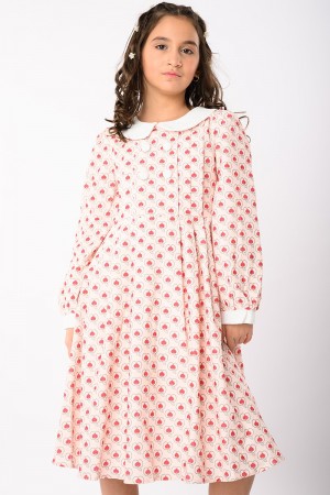 فستان بناتي شتوي بنقشة القلوب وبتصميم ياقة بيضاء أنيق AN23111