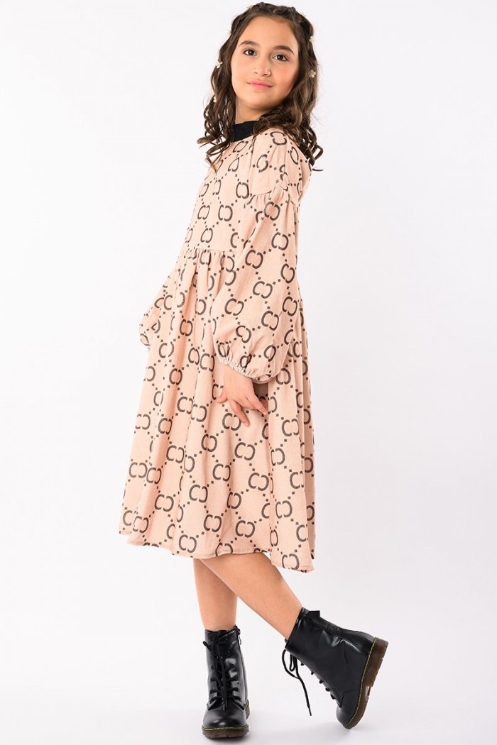 فستان بناتي شتوي بنقشة أنيقة وأكمام واسعة بلون بيج راقٍ AN23114 من Biscoti بسكوتي – فساتين بناتي أنيقة وفخمة