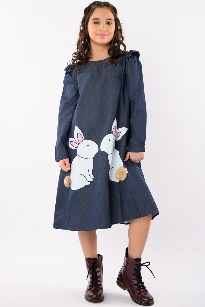 فستان دنيم بناتي بطبعة أرانب لطيفة وذيل فرو AN23119 من Biscoti بسكوتي – فساتين بناتي أنيقة وفخمة