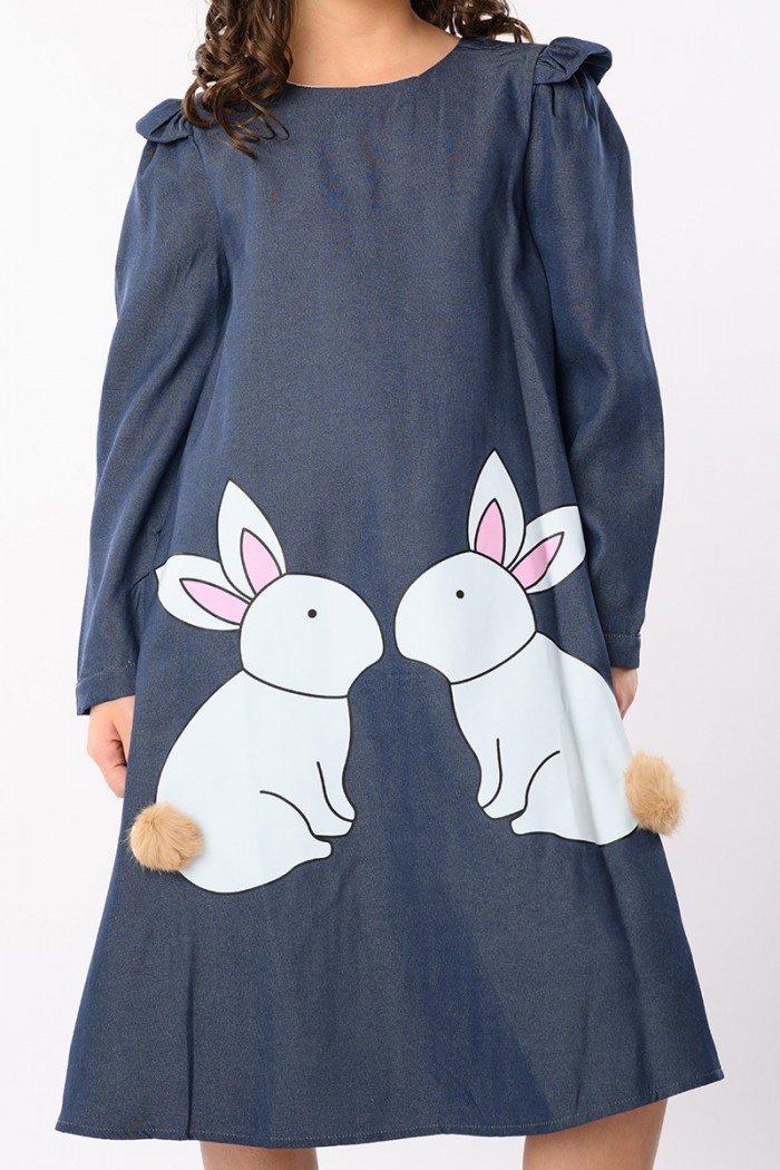 فستان دنيم بناتي بطبعة أرانب لطيفة وذيل فرو AN23119 من Biscoti بسكوتي – فساتين بناتي أنيقة وفخمة