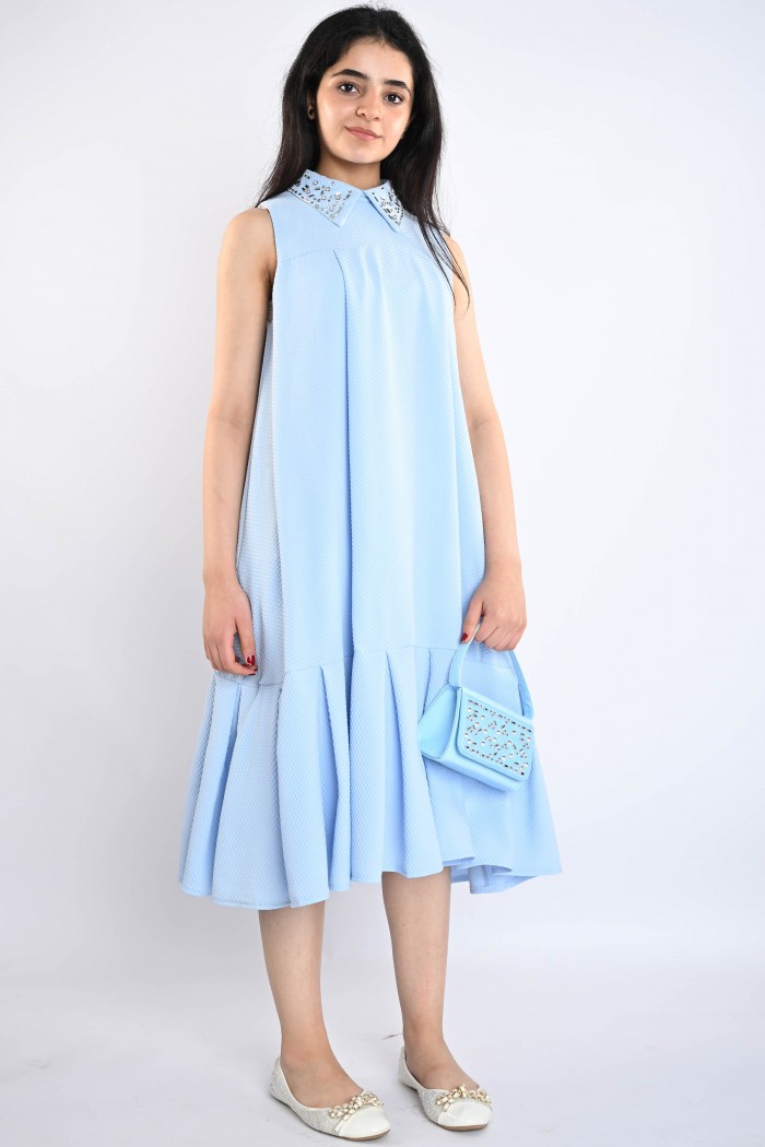 فستان سماوي مع فصوص أنيقة على الياقة AN24061 من Biscoti بسكوتي – فساتين بناتي أنيقة وفخمة