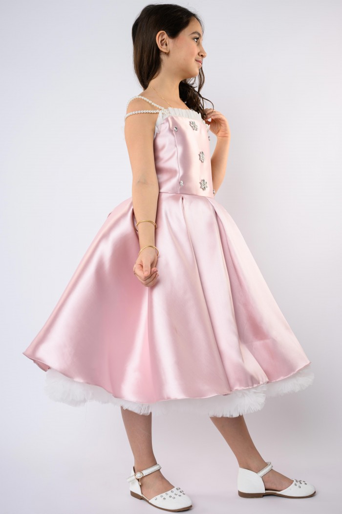 فستان بناتي لحمي منفوش بدون اكمام مع تطريزات لامعة. من Biscoti بسكوتي – فساتين بناتي أنيقة وفخمة