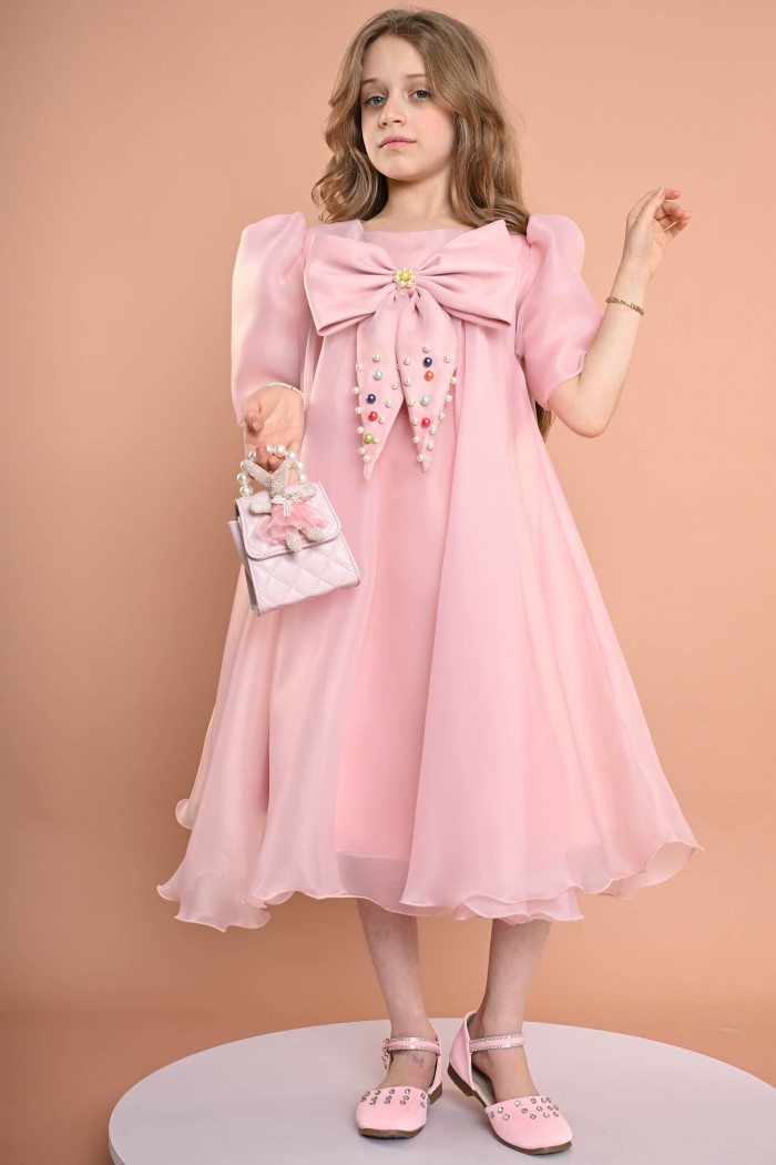 فستان سهرة كلوش مع فيونكة مزينة باللؤلؤ الملون - KM/228-P من Biscoti بسكوتي – فساتين بناتي أنيقة وفخمة