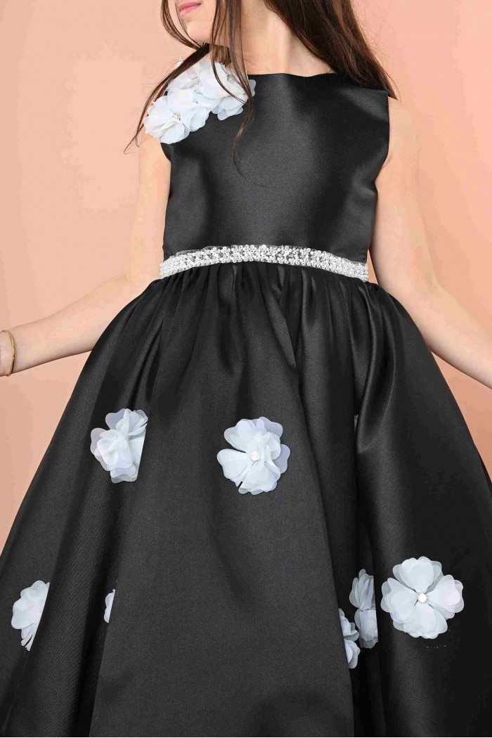 فستان بناتي أسود مع ورود بيضاء 12004BL من Biscoti بسكوتي – فساتين بناتي أنيقة وفخمة