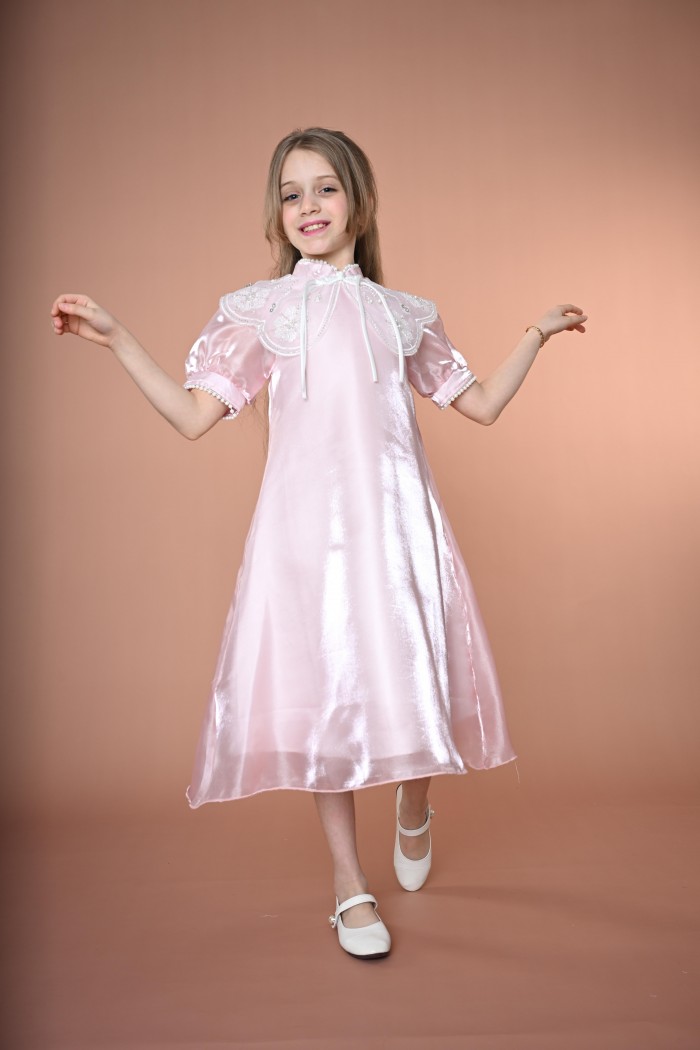 فستان بناتي وردي لامع مع ياقة مطرزه بالورود AN24312 من Biscoti بسكوتي – فساتين بناتي أنيقة وفخمة