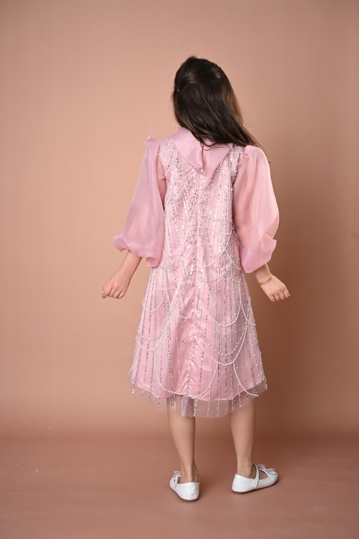 فستان بناتي انيق لحمي مطرز  باللولو و فيونكة في الصدر  KM/224 من Biscoti بسكوتي – فساتين بناتي أنيقة وفخمة