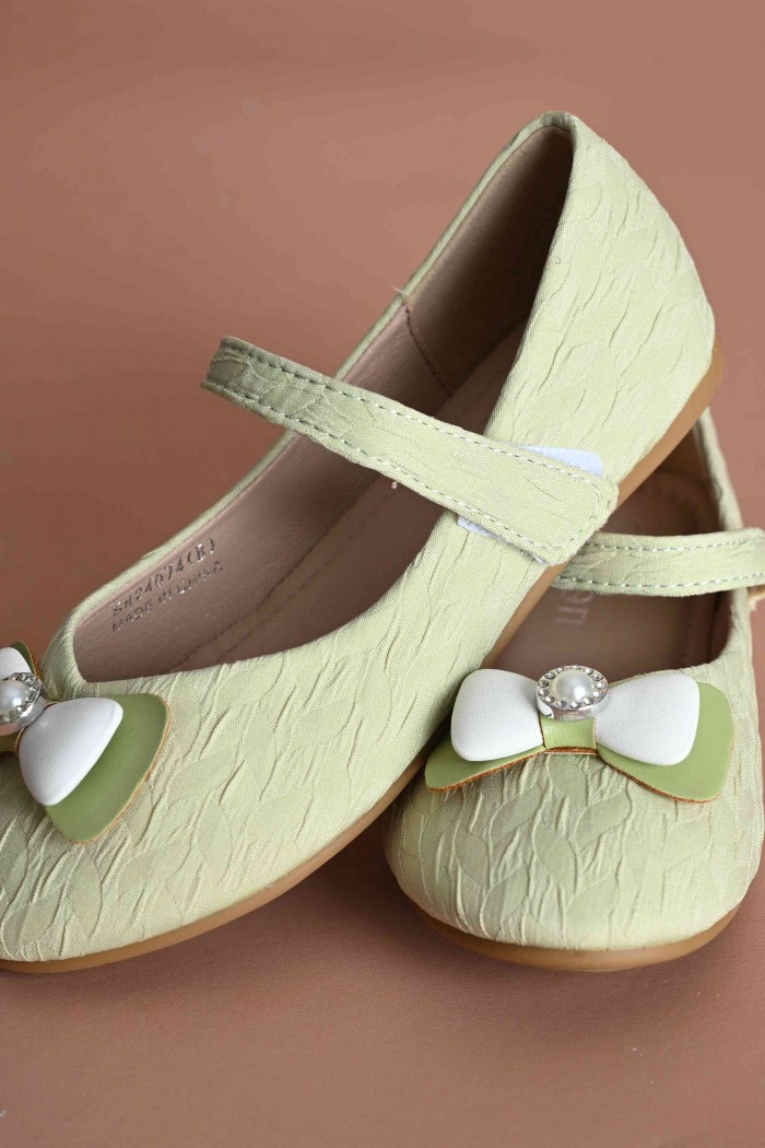 حذاء أحضر  أنيق مع  فيونكة و فص لامع  Sh24074-G من Biscoti بسكوتي – بناتي أنيقة وفخمة