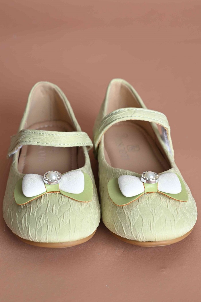 حذاء أحضر  أنيق مع  فيونكة و فص لامع  Sh24074-G من Biscoti بسكوتي – بناتي أنيقة وفخمة