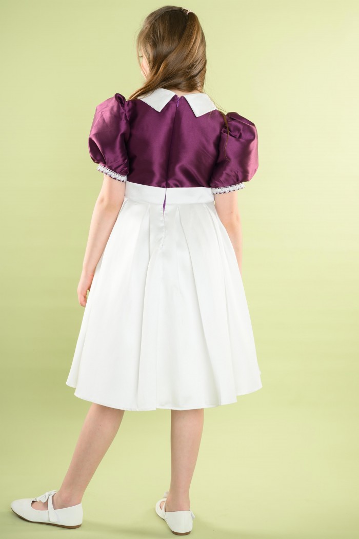 فستان أبيض وموف كلاسيكي مزين بوردة على الخصر وياقة مطرزة – AN25014 من Biscoti بسكوتي – فساتين بناتي أنيقة وفخمة