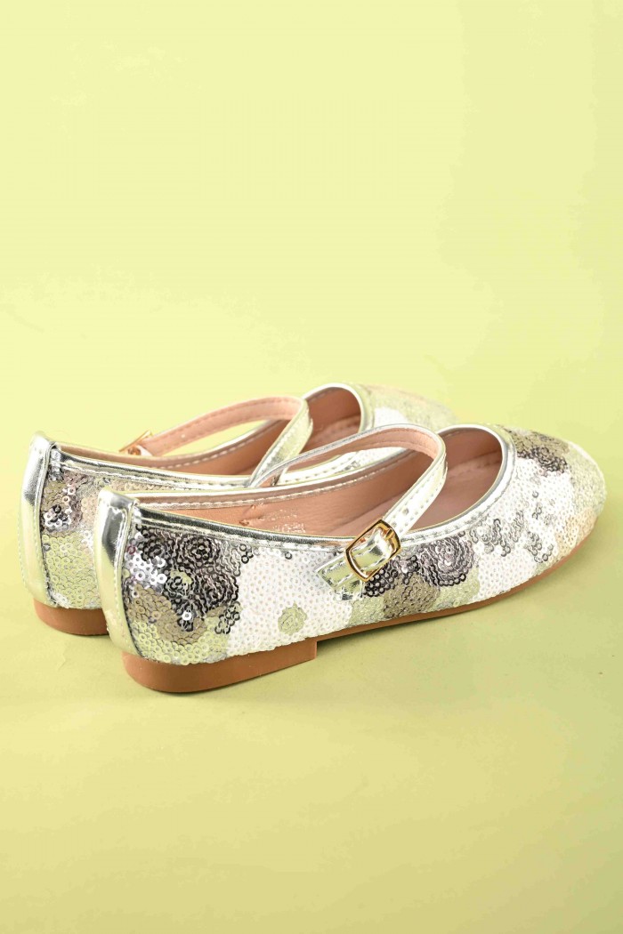 حذاء بناتي أنيق باللون الفضي مطرز بالترتر البراق – الموديل SH25104-SILVER من Biscoti بسكوتي – فساتين بناتي أنيقة وفخمة