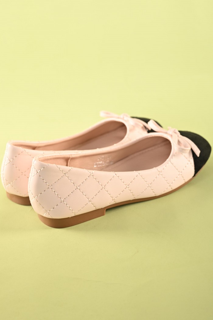 حذاء بناتي أنيق باللون اللحمي مع فيونكة جذابة ومقدمة سوداء – موديل SH25106 من Biscoti بسكوتي – فساتين بناتي أنيقة وفخمة