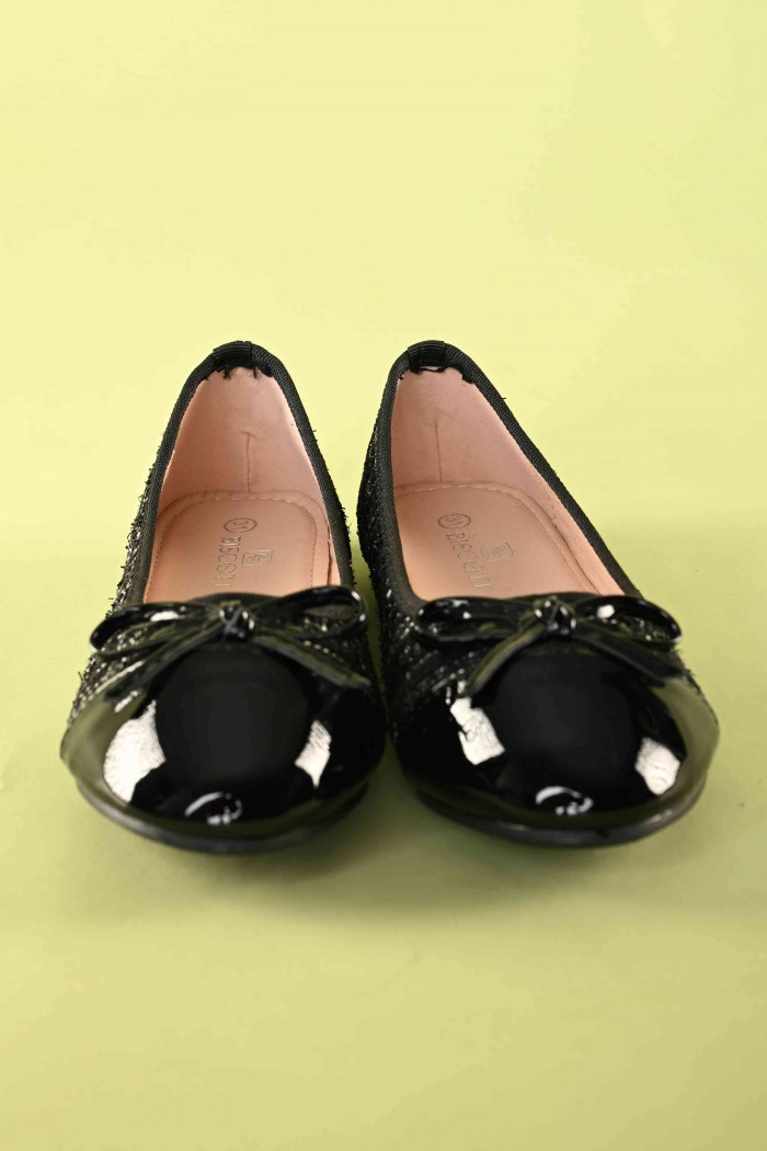 حذاء بناتي أنيق باللون الأسود مع فيونكة جذابة – موديل SH25100-BLACK من Biscoti بسكوتي – فساتين بناتي أنيقة وفخمة