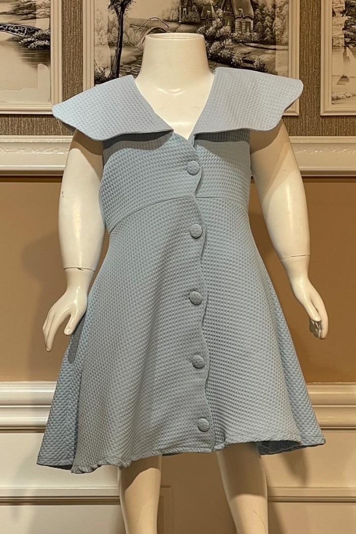 فستان بناتي أزرق فاتح بلا أكمام بياقة عريضة وأزرار أمامية AN24062 من Biscoti بسكوتي – فساتين بناتي أنيقة وفخمة