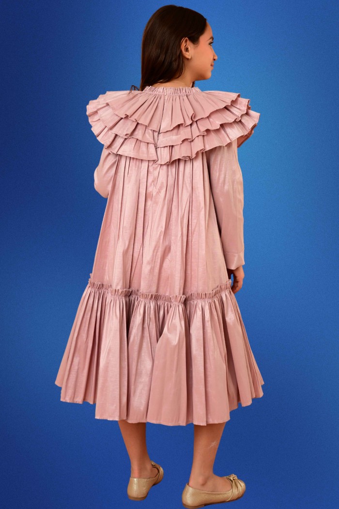 فستان فوشي أنيق للأطفال بتصميم كشكش وياقة مزينة بربطة من Biscoti بسكوتي – فساتين بناتي أنيقة وفخمة