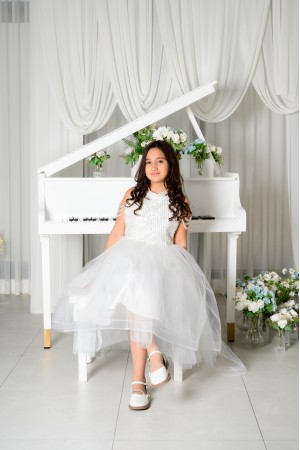 فستان الأميرة الأبيض بتفاصيل اللؤلؤ RA246-W