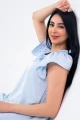 فستان سماوي ناعم مع تزيين حول العنق وكشكشة على الأكتاف AN24054