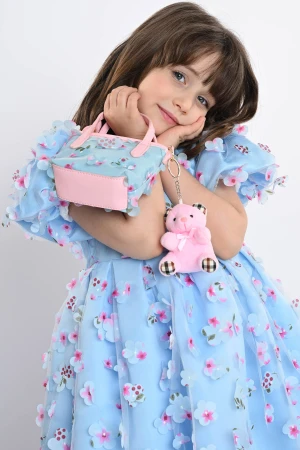 فستان سماوي مزين بورود ربيعية أنيقة AN24012